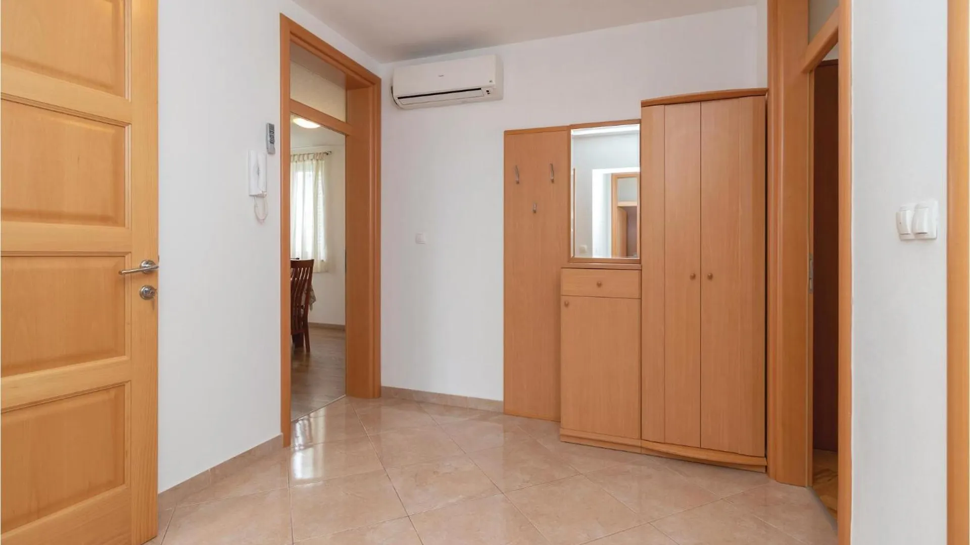 بيت للعطل Cozy Home In Zdrelac With Kitchen كرواتيا