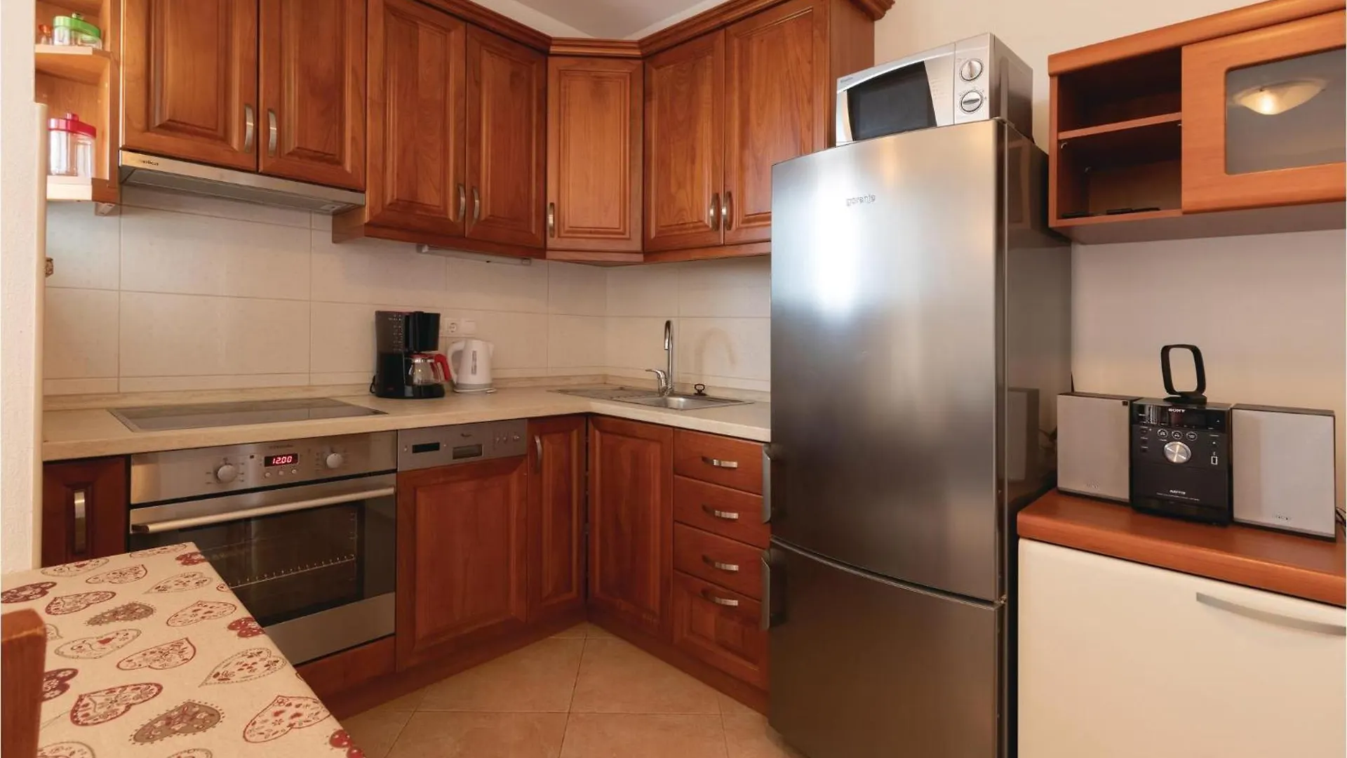 Holiday home Cozy Home In Zdrelac With Kitchen Croatia