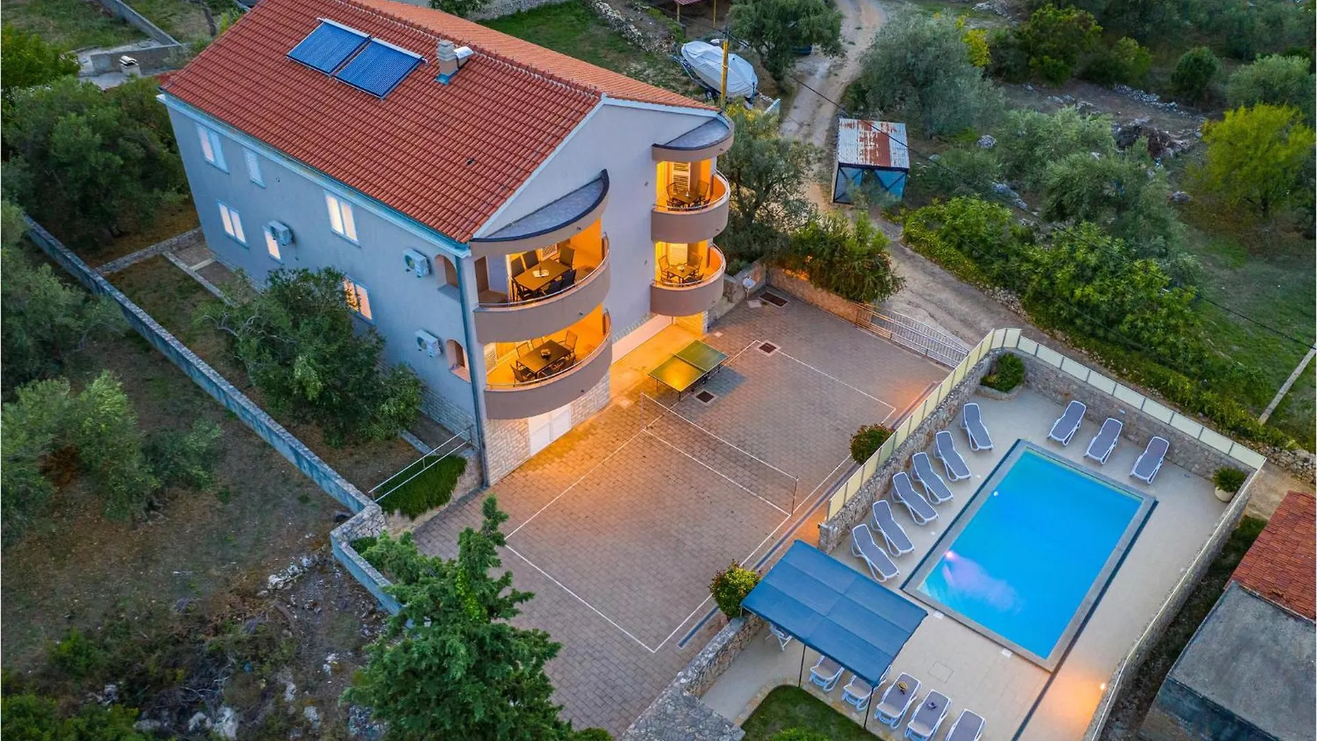 Holiday home Cozy Home In Zdrelac With Kitchen