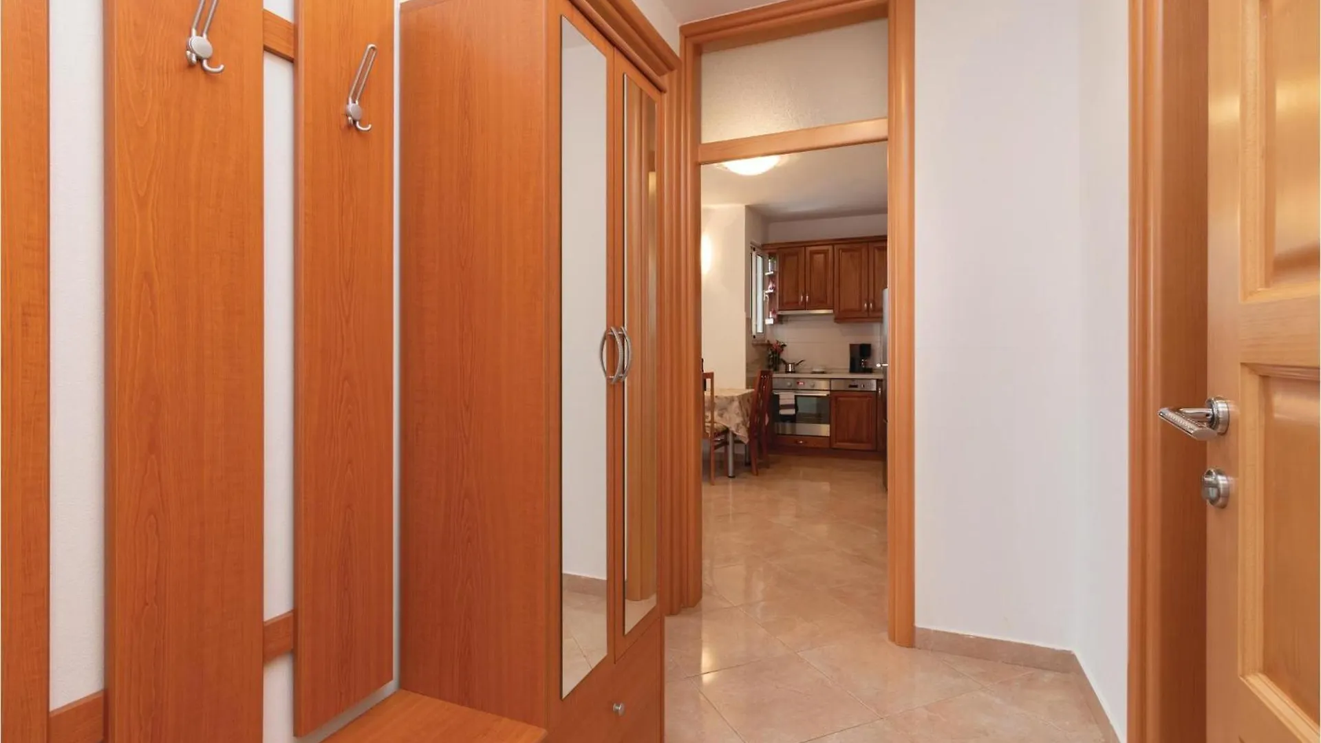 Cozy Home In Zdrelac With Kitchen Holiday home