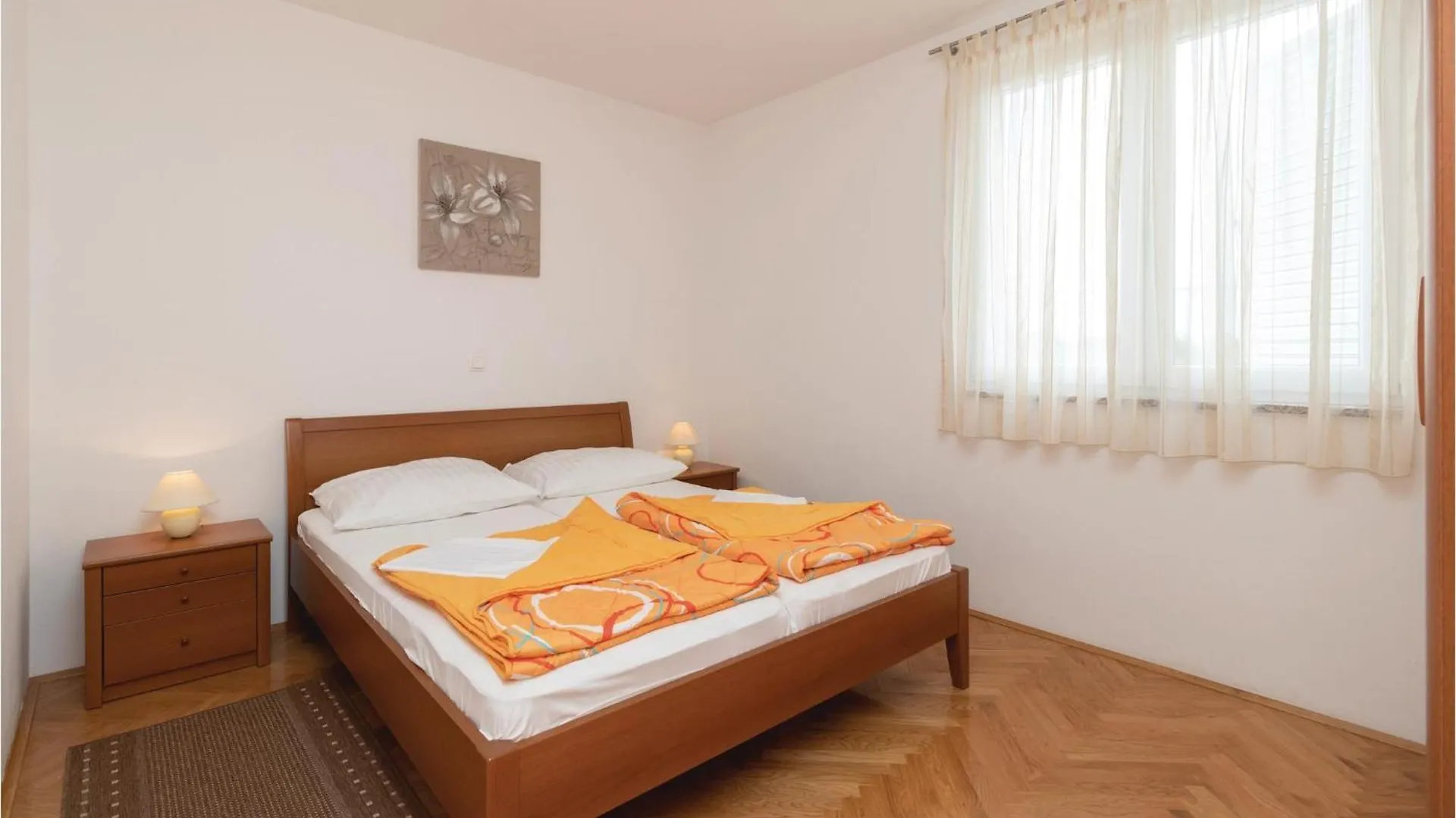 Cozy Home In Zdrelac With Kitchen