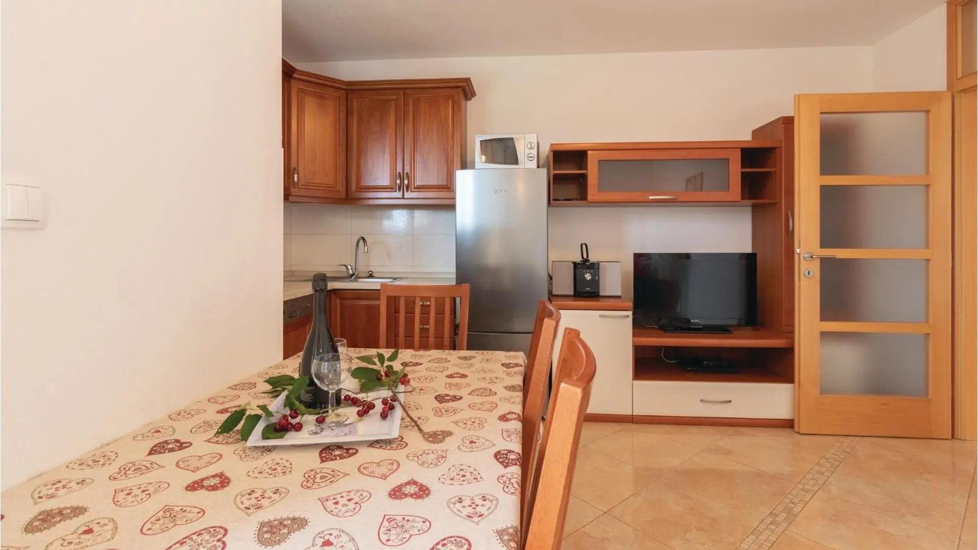 Cozy Home In Zdrelac With Kitchen Holiday home