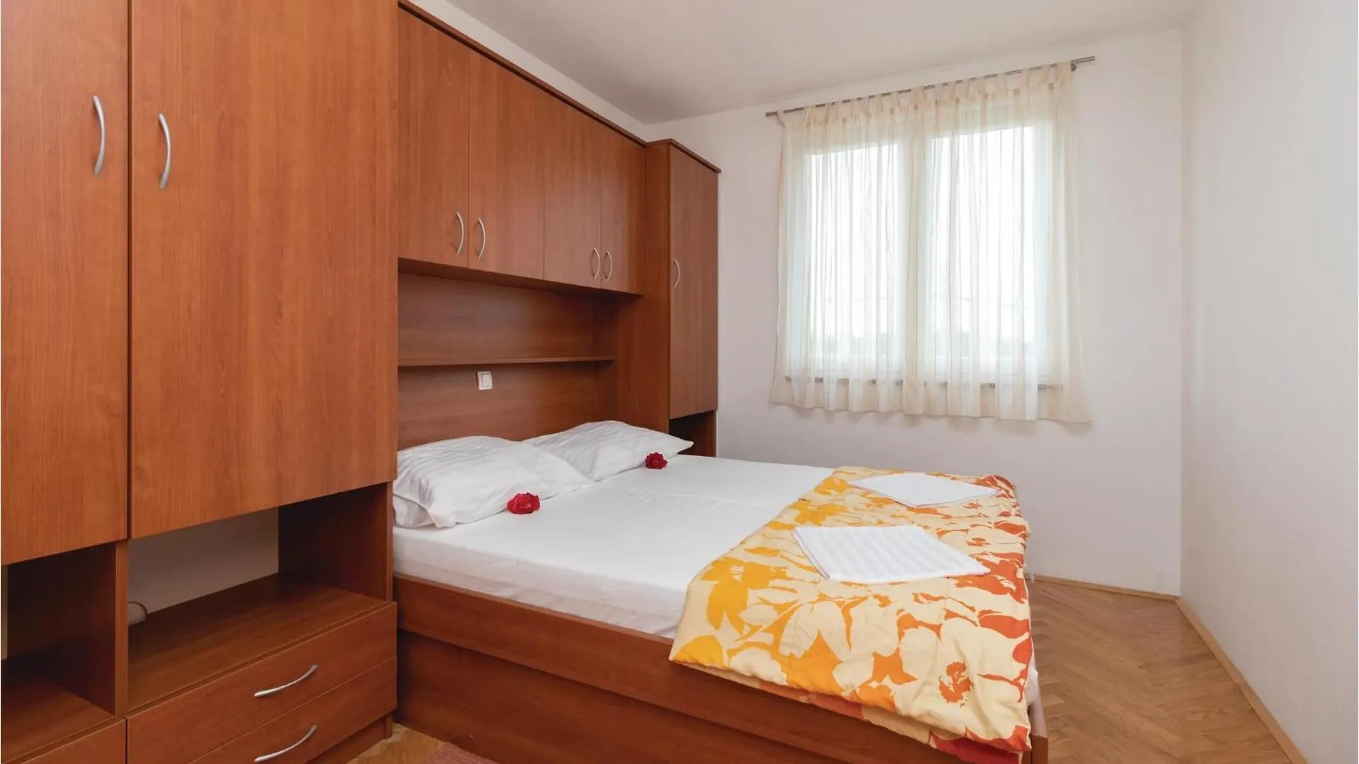 Holiday home Cozy Home In Zdrelac With Kitchen Croatia