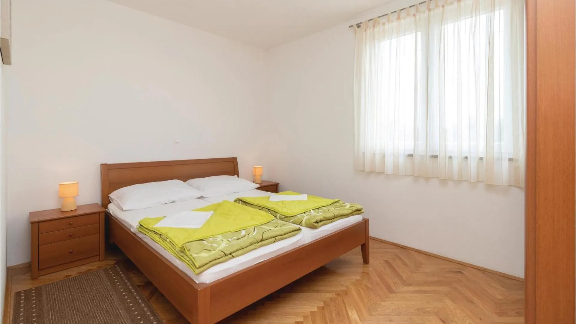 Cozy Home In Zdrelac With Kitchen Holiday home