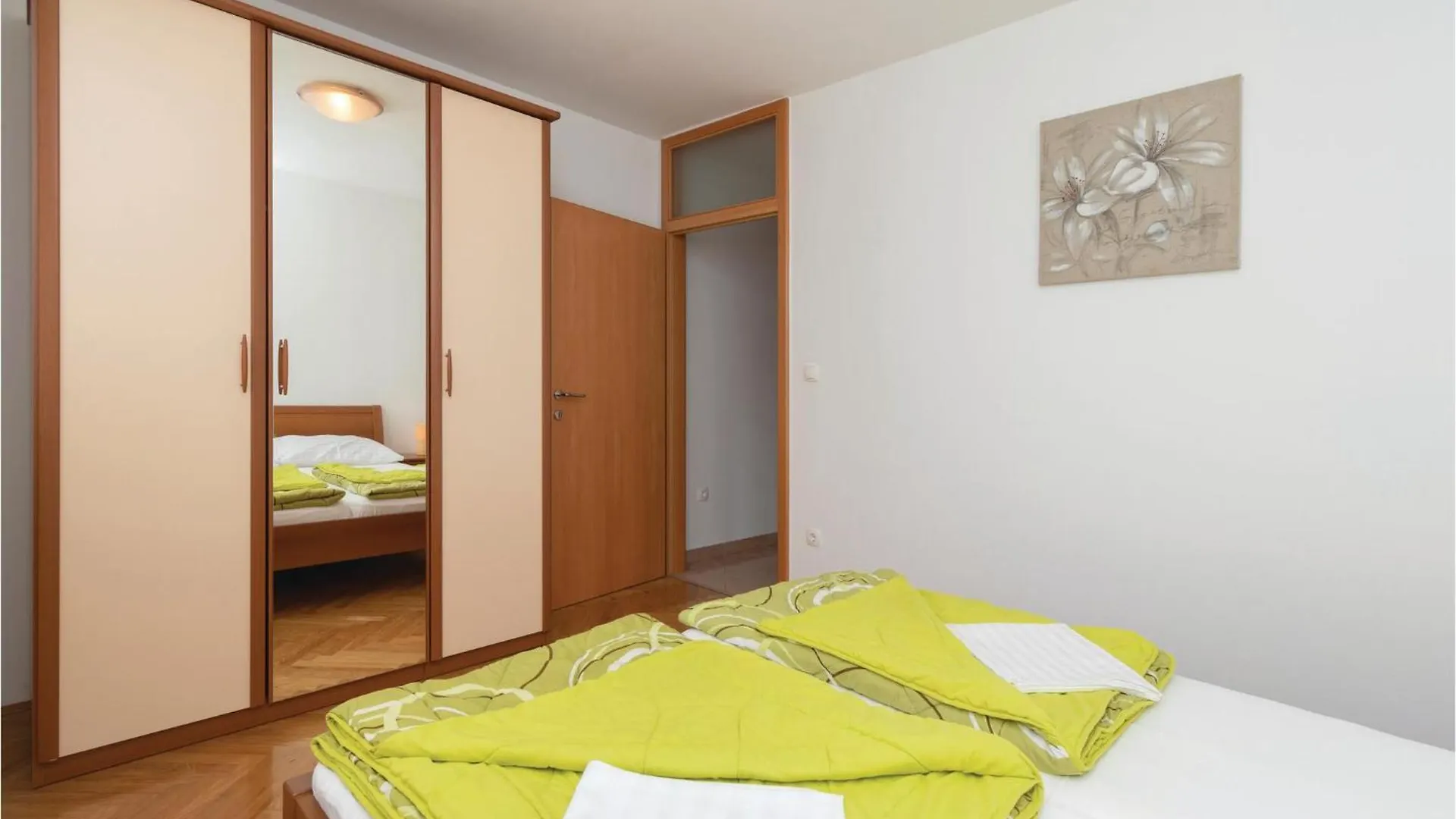 Holiday home Cozy Home In Zdrelac With Kitchen Croatia